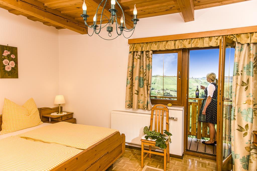 Weingut- Gästezimmer Marko Leutschach Exterior foto